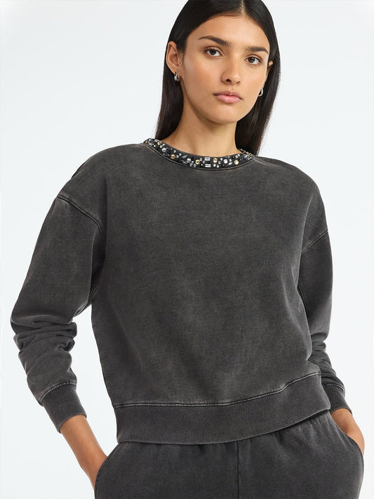 Walmart Scoop Women’s and Women's Plus Mineral Washed Rhinestone Crewneck Sweatshirt, Sizes XS-4X