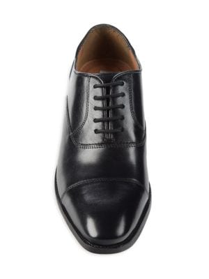 Steve Madden
 Cap-Toe Leather Oxfords