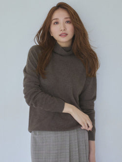 Side Pleated Narrow Skirt