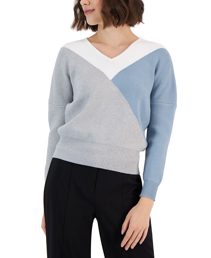 T Tahari - Women's Colorblocked V-Neck Long-Sleeve Sweater