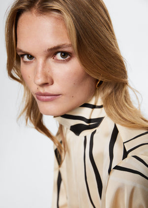Satin print blouse - Details of the article 2