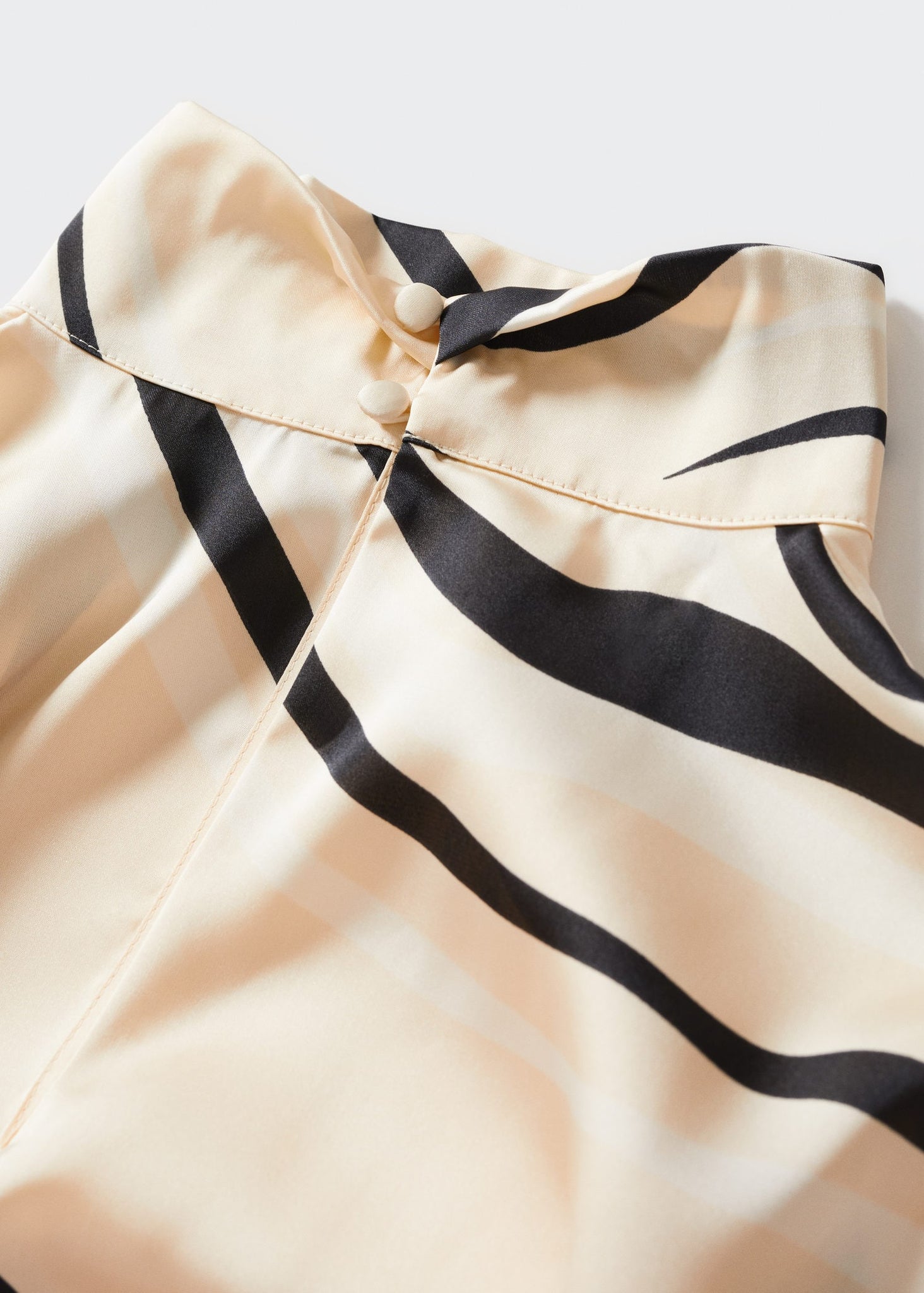 Satin print blouse - Details of the article 8