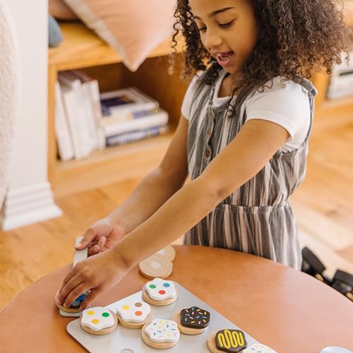 Melissa & Doug Slice and Bake Wooden Cookie Play Food Set - Pretend Cookies And Baking Sheet, Wooden Play Food Set, Toy Baking Set For Kids Ages 3+