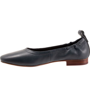 Trotters Gia Ballet Flat (Women)