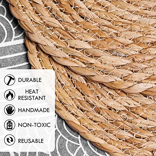 Defined Deco Woven Placemats Set of 4,11.8"Round Rattan Placemats,Natural Hand-Woven Water Hyacinth Placemats,Farmhouse Weave Place Mats,Rustic Braided Wicker Table Mats for Dining Table,Home,Wedding.