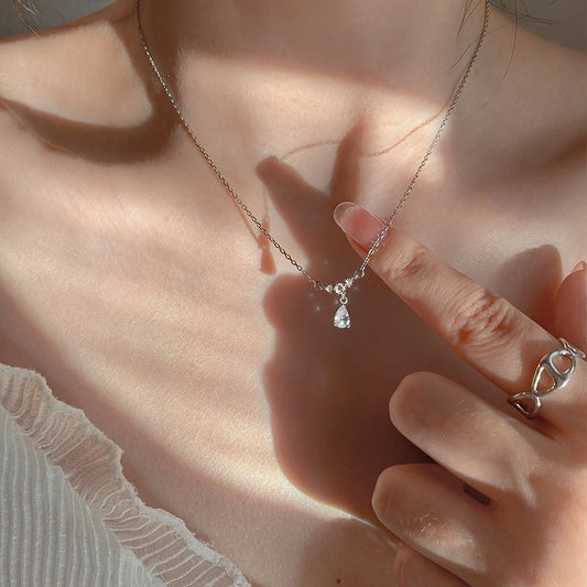 Fashion Water Drop Pendant Necklace Clavicle Chain Women Trendy Simple Tiny Rhinestone Jewelry Temperament Party Wedding Gift